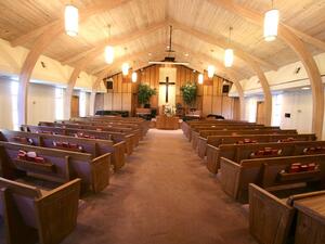 لم يتطرق القس لمسألة حصولهم على ترخيص من الحكومة السعوديه 