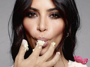 كيم كارداشيان واحدة ممن شغلن الناس بأخبار رشاقتهن بعد رحلة الأمومة

