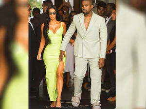 Kim Kardashian sizzled in a neon ensemble (Source : kimkardashian / Instagram) 