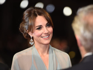 تتمتع كيت بجمال خلاب وناعم فهي تظهر دائماً بإطلالات تبهر محبيها في العالم كله