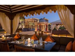 يوفّر باربيكيو القصر لزواره في هذه الفترة أشهر الأطباق الأوروبية المُخصّصة لموسم الشتاء