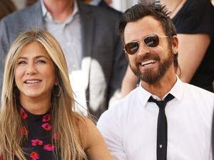 جينيفر أنيستون وجاستن ثيروكس