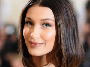 بيلا حديد (express.co.uk)