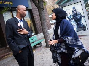 أحمد حسين وزير الهجرة في الحكومة الكندية