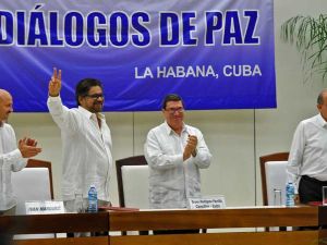 توقيع اتفاق سلام تاريخي بين الحكومة الكولومبية وحركة فارك