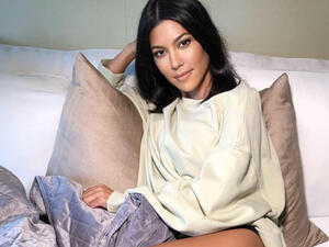 Kourtney Kardashian is reportedly a single woman (Source: kourtneykardash / Instagram )