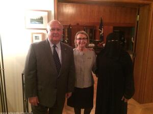 السفير الامريكي يلتقي بنساء البلديات