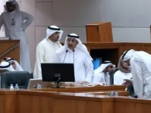 تويتر ينتفض مطالبًا بطرد طيار كويتي مدان بالإساءة للسعودية - ارشيف 