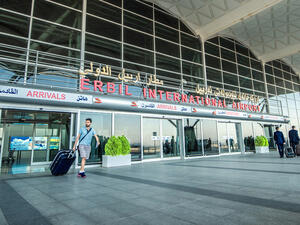 كان مطار أربيل أكثر زحاما من المعتاد مع مسارعة الركاب للحاق بآخر الرحلات المغادرة للإقليم 