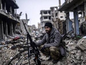 مقاتل كردي في سوريا