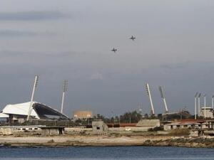 مقاتلات روسية تحلق في سماء مدينة اللاذقية الساحلية السورية
