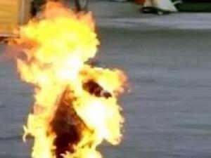 A video capture of 19 year old Ahmed setting himself on fire due to economic reasons in Beirut on Monday. Image from Nahar.net