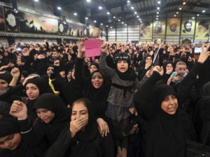 في مجمع سيد الشهداء، بدأت تلاوة السيرة الحسينية حول اليوم الذي قتل فيه الامام الحسين