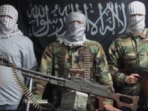 مسلحون ملثمون من سرايا الشيخ أحمد الأسير