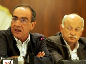 منسق الامانة العامة لقوى 14 اذار فارس سعيد (يسار) والى جانبه النائب السابق الياس عطا الله 
