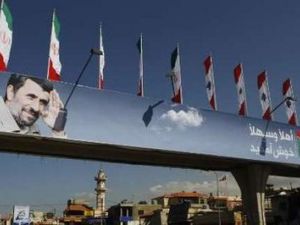 لافتات ترحيبية قبيل زيارة نجاد الى لبنان