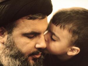 حسن نصر الله وابنه محمد مهدي- صورة أرشيفية
