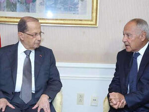 الرئيس اللبناني عون والأمين العام لجامعة الدول العربية أبو الغيط