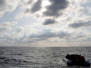 إنقاذ عدد من اللاجئين السوريين من الغرق في عرض البحر مقابل شاطىء عكار