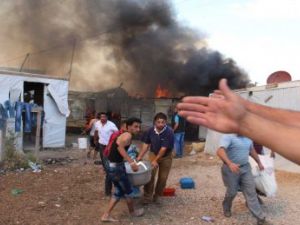 ارشيف/ حريق في خيام للاجئين السوريين في لبنان