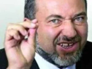 ليبرمان يتوجه إلى واشنطن لبحث تعزيز التعاون العسكري
