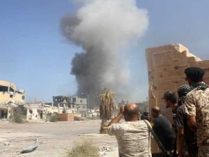 هدوء حذر في سرت الليبية إثر معارك عنيفة خلفت 80 قتيلاً من داعش