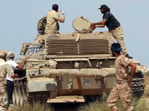 مصدر عسكري: مقتل 12 جنديا ليبيا بانفجار سيارة ملغومة في بنغازي