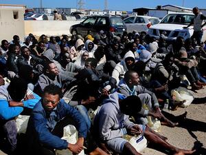 تقدر أعداد المهاجرين داخل ليبيا بنحو 700 ألف مهاجر