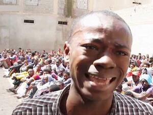 ارتفاع عدد ضحايا انقلاب شاحنة مهاجرين في ليبيا إلى 30 قتيلا