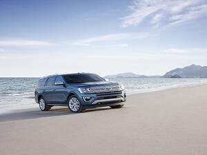 Some of the licences for Android Auto are still being finalised for official release in the UAE, and therefore will be introduced as it becomes available in market.  