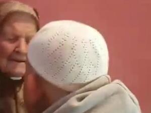 المسن أبو فارق يسكن مخيم برج البراجنة بلبنان منذ النكبة