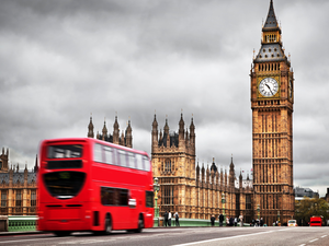 السعودية تحذر رعاياها في لندن من هجمات "الأسيد" الحارق