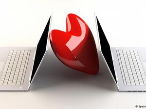 مع او ضد الحب الكترونيا