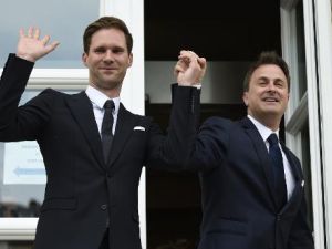 رئيس وزراء لكسمبورغ يتزوج صديقه