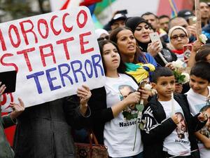 اعتبر مؤيدون لهذه الخطوة إنها تضع حدا للفساد وعهد جديد في التعامل مع المفسدين 