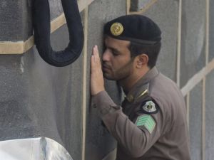 تحذير سعودي لدعاة تدويل الحج: الندم مآل من يسير خلف إيران