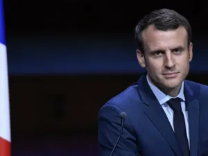 وزير فرنسي يصدم ماكرون ويستقيل على الهواء مباشرة