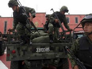 قتلت امرأة عن طريق الخطأ حيث تصادف وجودها في مكان الحادث