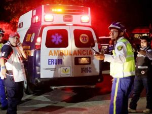 وفاة 24 شخصا جراء تصادم بين شاحنة وقود وحافلة في المكسيك