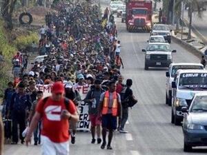 آلاف من قافلة مهاجري أمريكا الوسطى يطلبون اللجوء في المكسيك