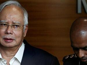 صور عبد الرزاق نفسه على أنه ضحية