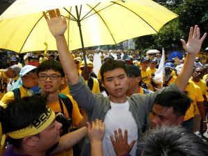 اعتُقل زعيم جماعة بيرش المؤيدة للديمقراطية