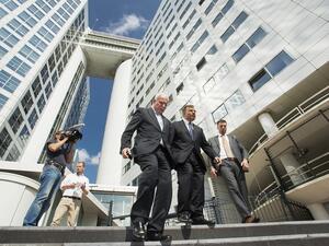 بعد إعلان الفلسطينيين توقيعهم على اتفاقية روما، ردت إسرئيل بوقف تحويل أموال الضرائب الفلسطينية إلى رام الله