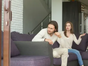في بعض الأحيان يشعر الرجل بحاجة لأن يبتعد عن زوجته وأن يبقى وحيداً 