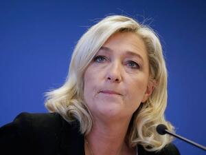 فشل اليمين المتطرف في الفوز باي من المناطق الفرنسية خلال اخر اقتراع يجري قبل الانتخابات الرئاسية عام 2017، رغم نجاحه التاريخي في الدورة الاولى قبل اسبوع بحسب تقديرات معاهد الاستطلاع.
