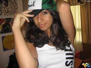 مغربية تستغيث لتخليصها من قبضة داعش
