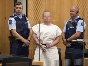 لم يتحدث تارانت أمام المحكمة التي ظهر أمامها مكبل اليدين ومرتديا ملابس السجن البيضاء