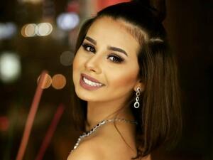 الفنانة الشابة منة عرفة