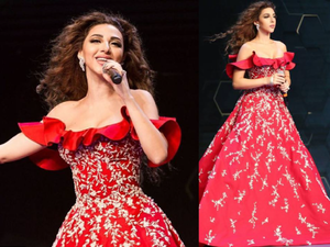 تميز فستان ميريام بقصة الـA Line تتميز بضيقها منا الأعلى واتساعها تدريجياً وصولاً إلى الأرض