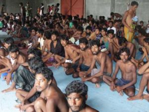 انقاذ أكثر من 700 مهاجر قبالة سواحل اندونيسيا